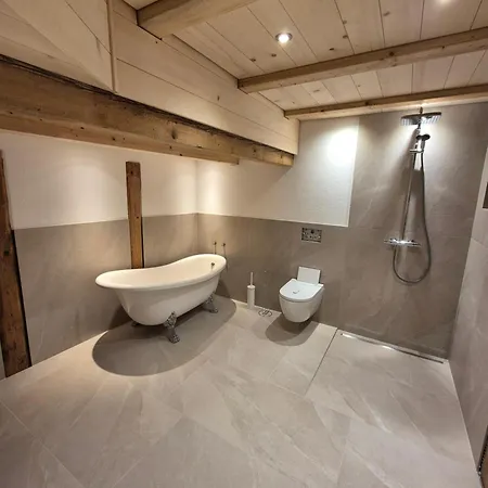 Heubuehne Im Emmental Mit 2 Schlafzimmer Und 2 Schlafsofas * Ruegsbach